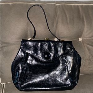 CCHobo International Kiss ClaspBlack Leather Purse